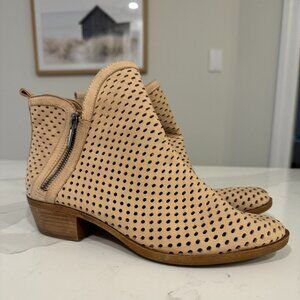 Cream Lucky Brand Low Cut Ankle Boots: Size 9